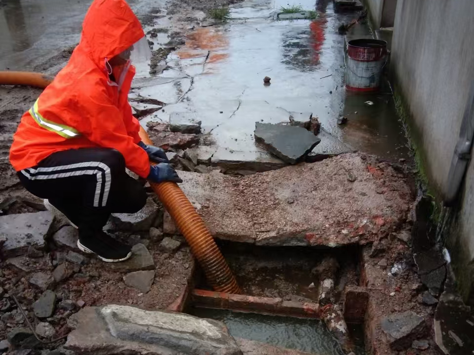 肇庆专业清理污水池 炜誉市政以规范流程守护城市 “肠道”